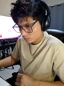 Snapshot of Ais_B10 chatting on November 2025 02:21:02 AM Ais B10 online show from November 2025 02:21:02 AM