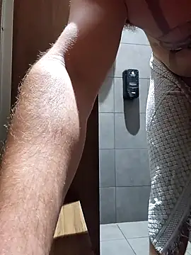 ozone1992 online show from April 2026 08:46:02 PM