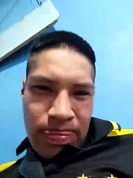 Ojitosbrrr online show from November 2025 02:22:02 PM