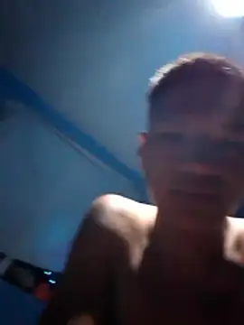 Ojitosbrrr online show from November 2025 06:39:01 AM