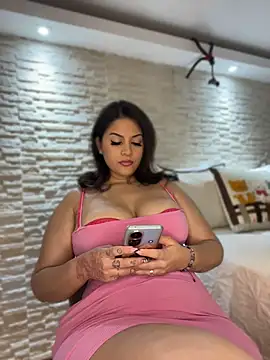 Snapshot of amellita-33 chatting on June 2026 06:22:01 AM amellita-33 online show from June 2026 06:22:01 AM