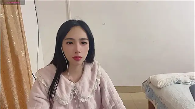 by-Hannah online show from November 2025 08:35:02 PM