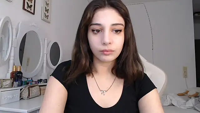 Snapshot of bellefleurrr chatting on June 2026 04:41:01 PM bellefleurrr online show from June 2026 04:41:01 PM