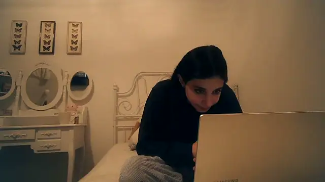 bellefleurrr online show from February 2026 09:04:01 PM