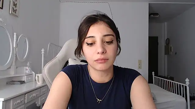 Snapshot of bellefleurrr chatting on June 2026 01:53:02 PM bellefleurrr online show from June 2026 01:53:02 PM