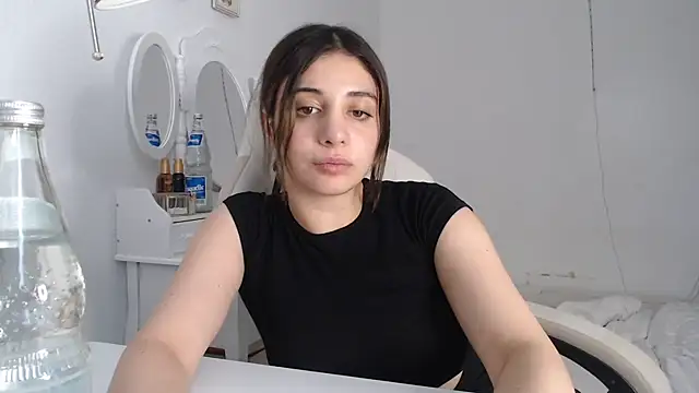 Snapshot of bellefleurrr chatting on July 2026 06:07:01 PM bellefleurrr online show from July 2026 06:07:01 PM