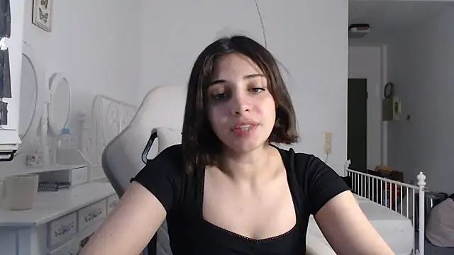 Snapshot of bellefleurrr chatting on July 2026 08:02:01 PM bellefleurrr online show from July 2026 08:02:01 PM