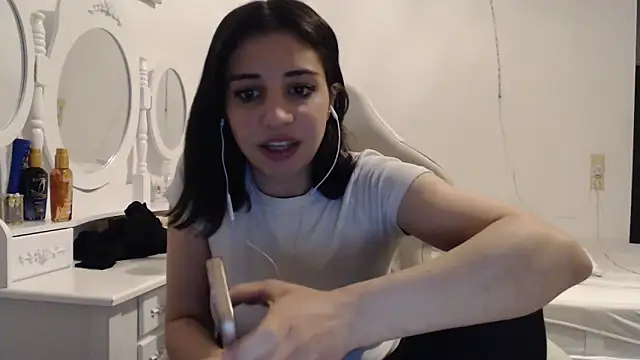 bellefleurrr online show from April 2026 07:29:04 PM