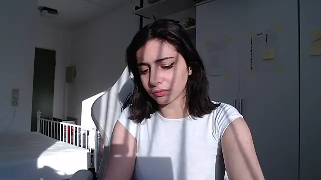 bellefleurrr online show from April 2026 05:28:01 PM