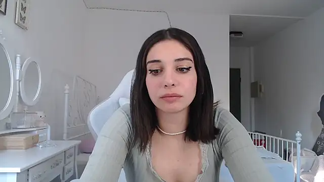 bellefleurrr online show from May 2026 05:28:02 PM