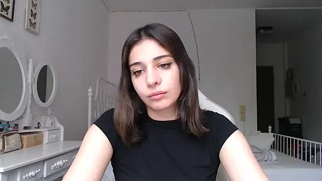 Snapshot of bellefleurrr chatting on June 2026 08:59:01 AM bellefleurrr online show from June 2026 08:59:01 AM