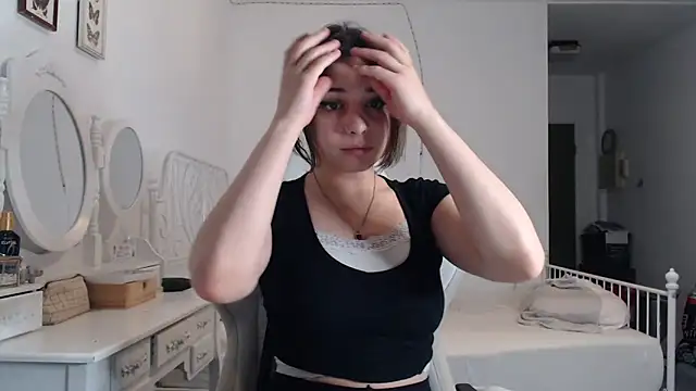 Snapshot of bellefleurrr chatting on June 2026 12:42:02 AM bellefleurrr online show from June 2026 12:42:02 AM