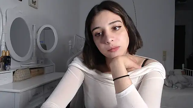 Snapshot of bellefleurrr chatting on June 2026 07:22:01 PM bellefleurrr online show from June 2026 07:22:01 PM