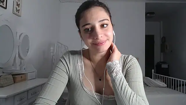 Snapshot of bellefleurrr chatting on June 2026 07:59:02 PM bellefleurrr online show from June 2026 07:59:02 PM