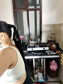 Heena-143 online show from November 2025 03:56:01 PM