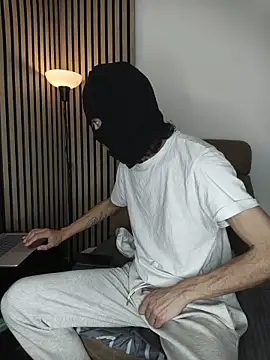 findomhot online show from December 2025 06:12:01 PM