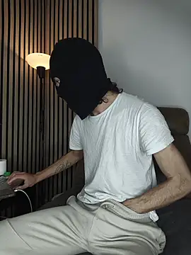 findomhot online show from December 2025 12:11:01 PM