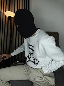 findomhot online show from December 2025 08:47:01 PM