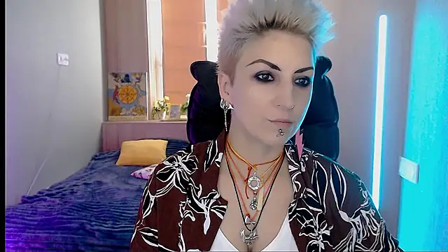 Snapshot of Sweet-n-Strong chatting on February 2026 12:21:01 PM Sweet-n-Strong online show from February 2026 12:21:01 PM