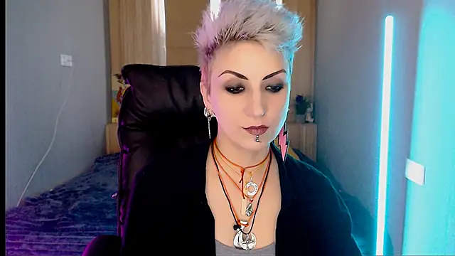 Snapshot of Sweet-n-Strong chatting on February 2026 06:33:02 AM Sweet-n-Strong online show from February 2026 06:33:02 AM