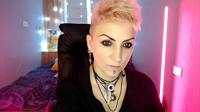 Snapshot of Sweet-n-Strong chatting on December 2025 07:44:01 AM Sweet-n-Strong online show from December 2025 07:44:01 AM