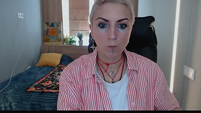 Snapshot of Sweet-n-Strong chatting on June 2026 12:17:01 PM Sweet-n-Strong online show from June 2026 12:17:01 PM