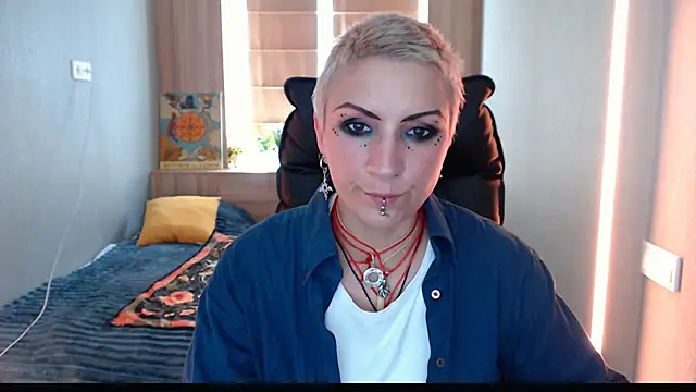 Snapshot of Sweet-n-Strong chatting on June 2026 10:53:01 AM Sweet-n-Strong online show from June 2026 10:53:01 AM
