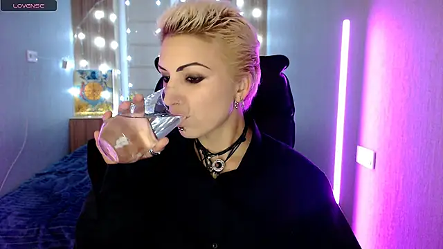 Sweet-n-Strong online show from November 2025 01:00:02 PM