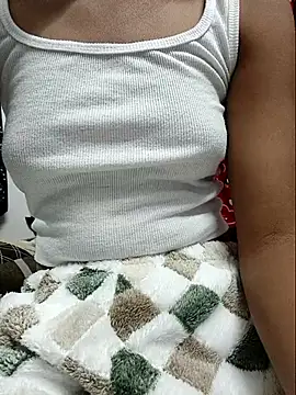 Snapshot of Kissu-Jaan chatting on December 2025 10:09:01 AM Kissu-Jaan online show from December 2025 10:09:01 AM