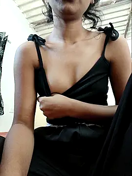 Snapshot of Kissu-Jaan chatting on November 2025 03:32:02 AM Kissu-Jaan online show from November 2025 03:32:02 AM