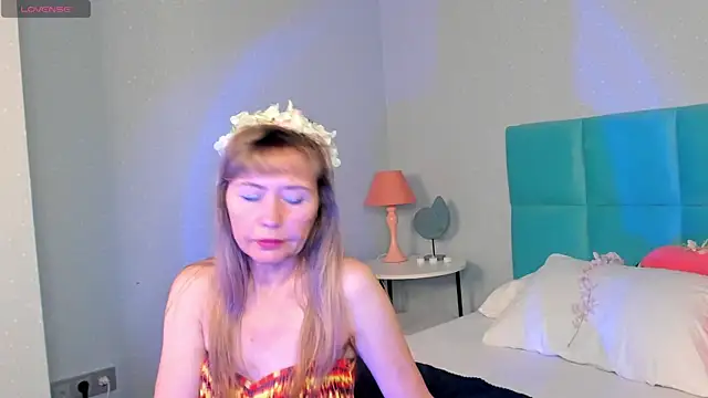 Carla Vogue online show from November 2025 03:43:01 AM