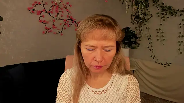 Carla Vogue online show from November 2025 03:10:01 AM