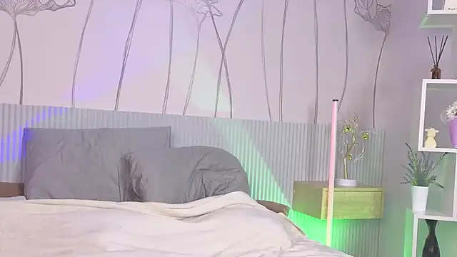 Charil Wilson online show from October 2025 04:33:01 AM