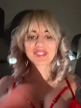 Snapshot of blondegirlx chatting on October 2025 01:54:02 PM blondegirlx online show from October 2025 01:54:02 PM