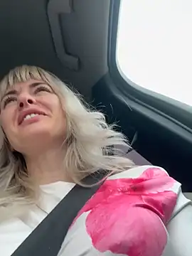 blondegirlx online show from November 2025 07:45:01 AM