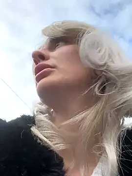 blondegirlx online show from November 2025 12:52:02 PM