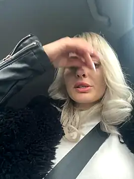 blondegirlx online show from November 2025 09:46:02 AM