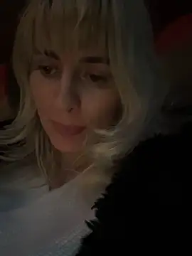 blondegirlx online show from November 2025 03:01:02 PM