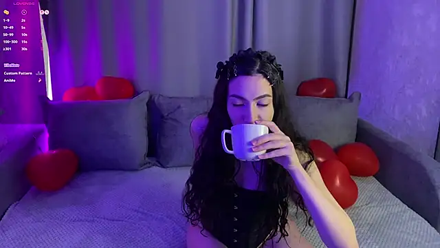 Mulan Lo online show from February 2026 07:36:01 PM