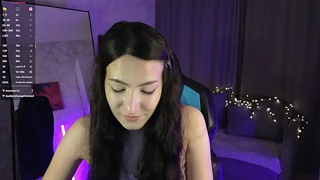 Mulan Lo online show from November 2025 07:28:02 PM