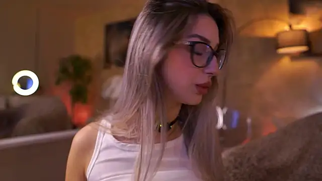 MaddieBryggs online show from April 2026 07:58:02 PM