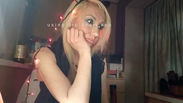 LilaniLoverx online show from April 2026 11:32:02 PM