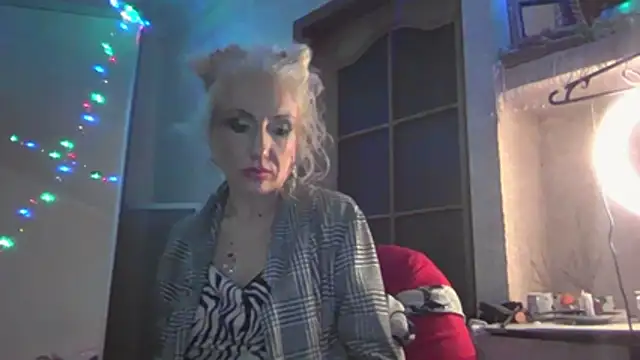 LilaniLoverx online show from April 2026 02:47:02 PM