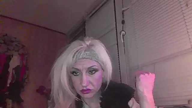 LilaniLoverx online show from April 2026 10:01:01 PM