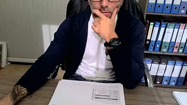 Evasionee online show from November 2025 11:02:02 AM