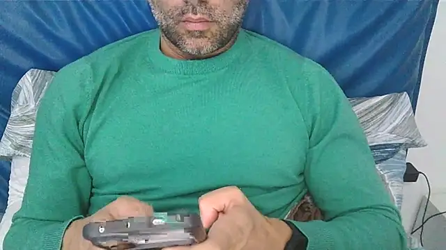 Evasionee online show from October 2025 10:06:01 PM