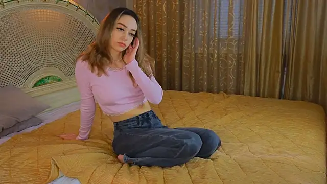 DeiraCharson online show from November 2025 04:13:02 AM