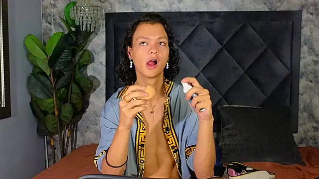 Snapshot of Indi_rave chatting on November 2025 01:43:01 PM Indi rave online show from November 2025 01:43:01 PM