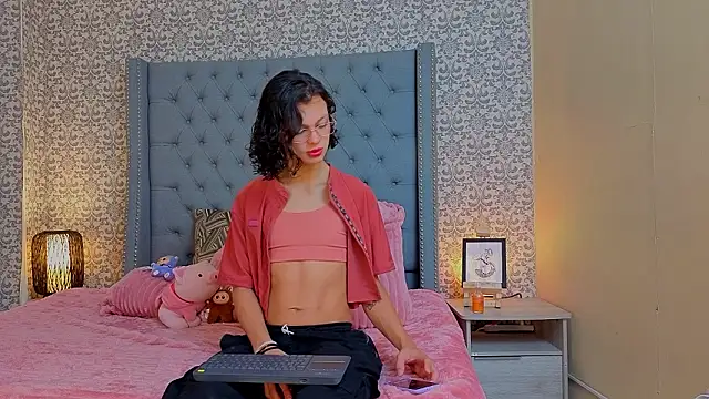 Indi rave online show from February 2026 01:07:02 PM