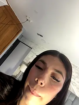 AsiaMillerr  online show from November 2025 12:32:02 PM